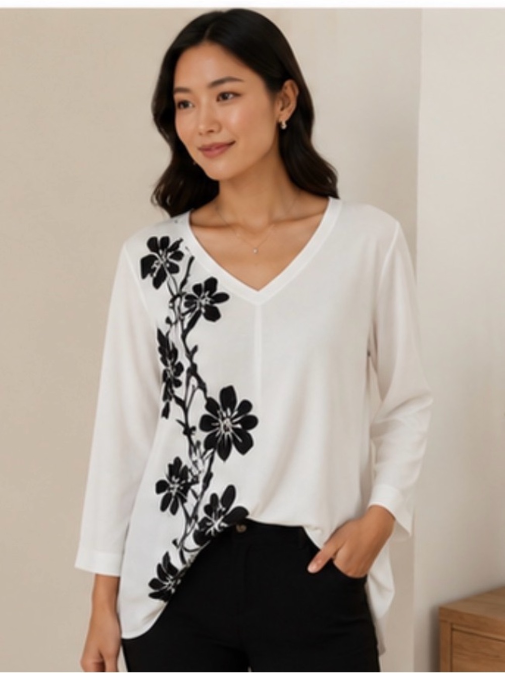 Chico's White V-Neck 3/4 Tshirt with Black Floral Print